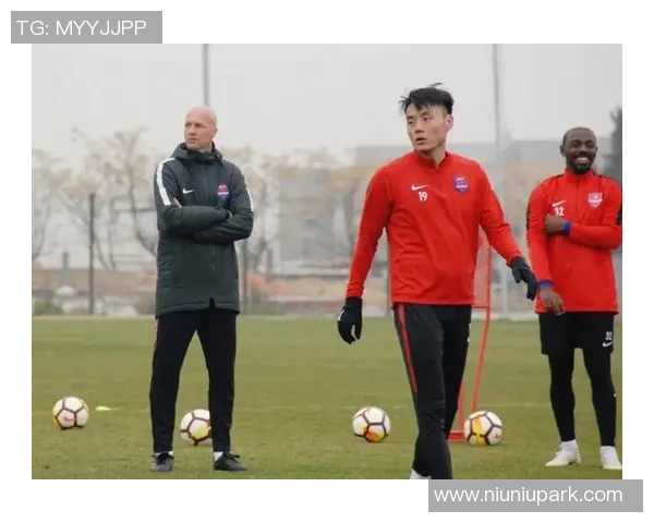 成都网球队耐力训练揭秘:提升竞技水平的关键因素与方法探讨 成都网球队耐力训练揭秘:提升竞技水平的关键因素与方法探讨